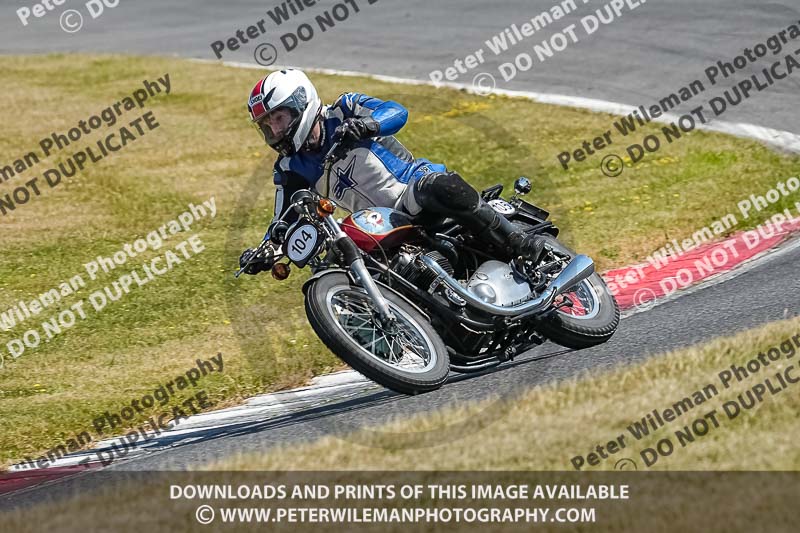 cadwell park;cadwell park photographs;cadwell trackday photographs;enduro digital images;event digital images;eventdigitalimages;peter wileman photography;racing digital images;trackday digital images;trackday photos